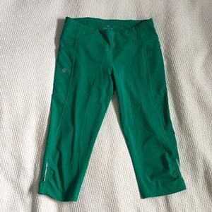 Athleta Capri workout bottoms